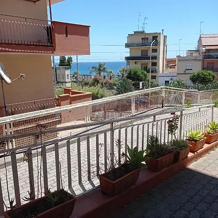 Al Mare Da Meg Apartment *